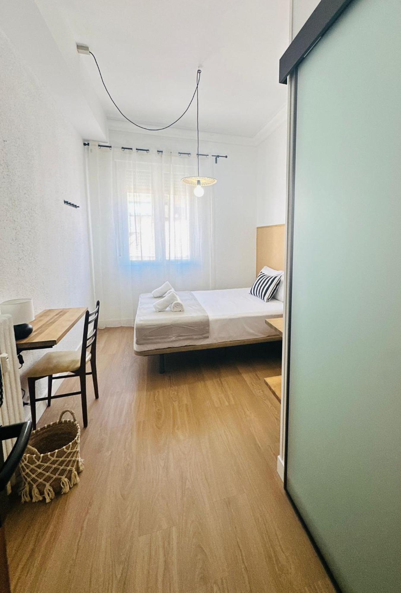 Autentic Boutique Moncloa Madrid Buitenkant foto