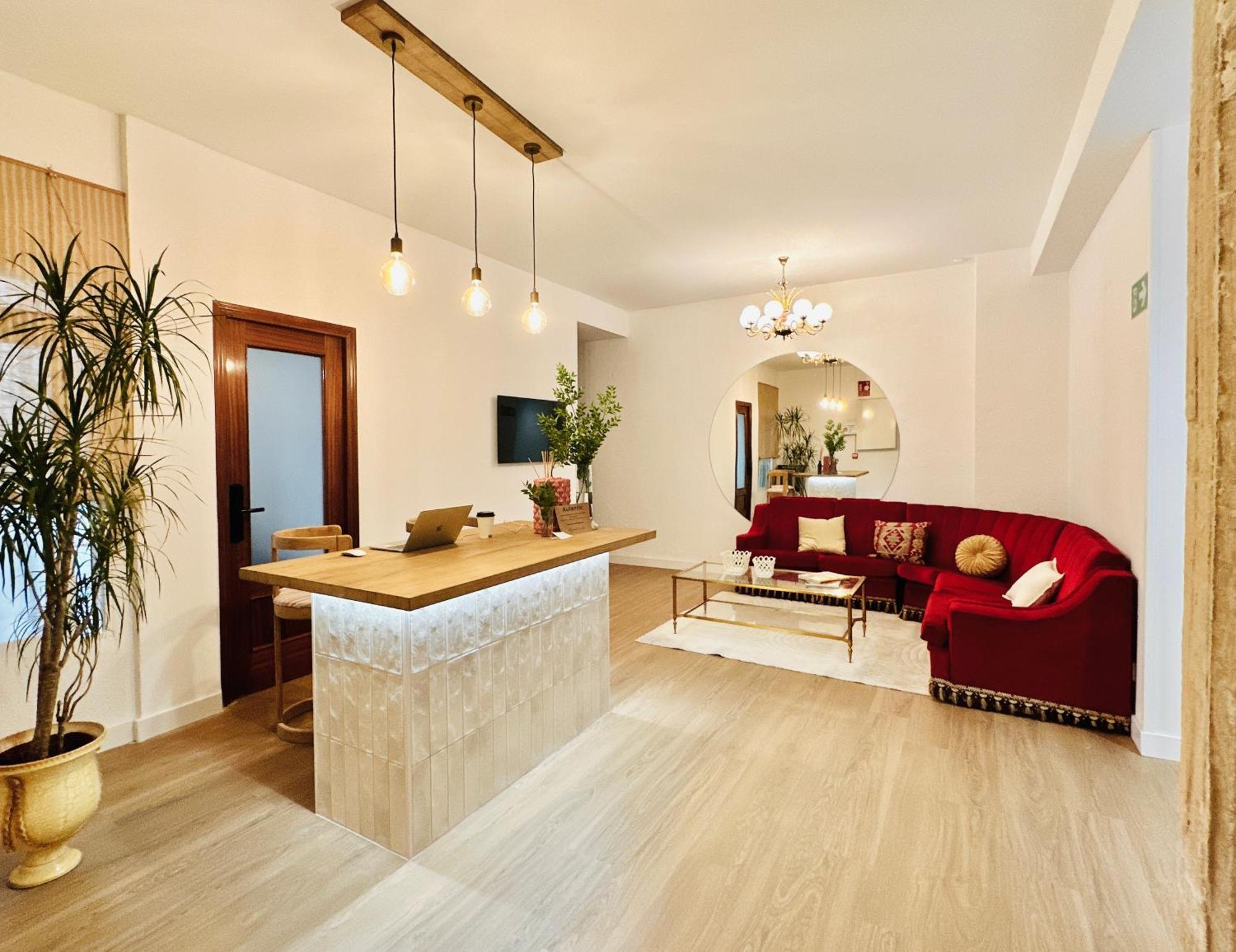 Autentic Boutique Moncloa Madrid Buitenkant foto