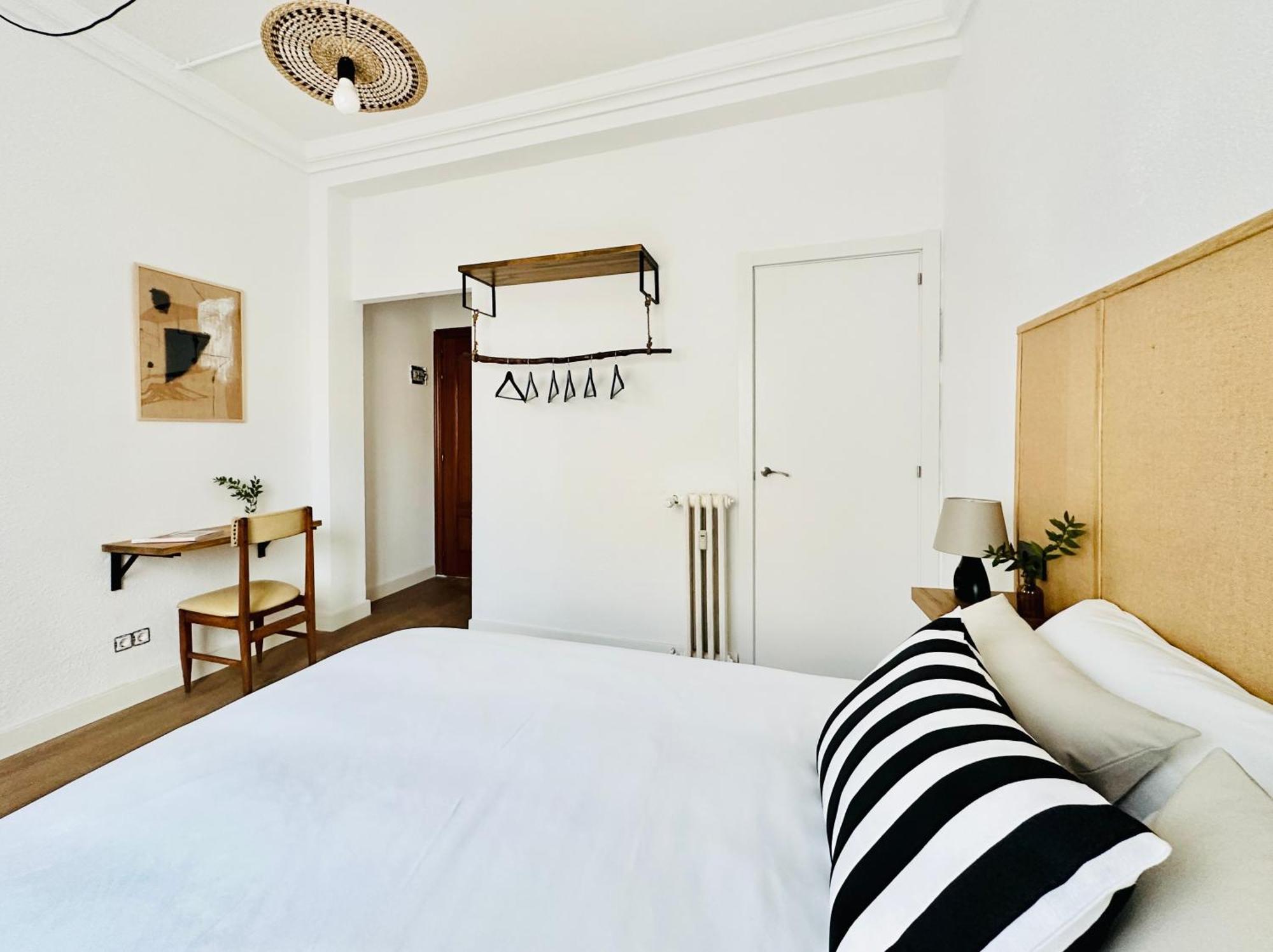 Autentic Boutique Moncloa Madrid Buitenkant foto