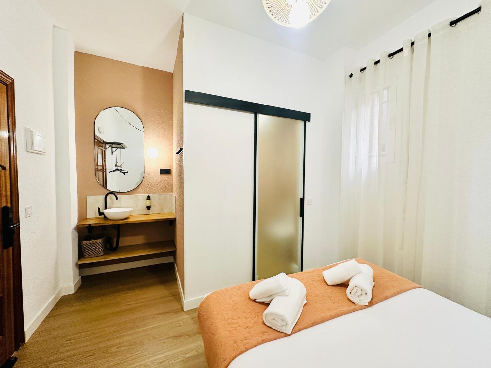 Autentic Boutique Moncloa Madrid Buitenkant foto
